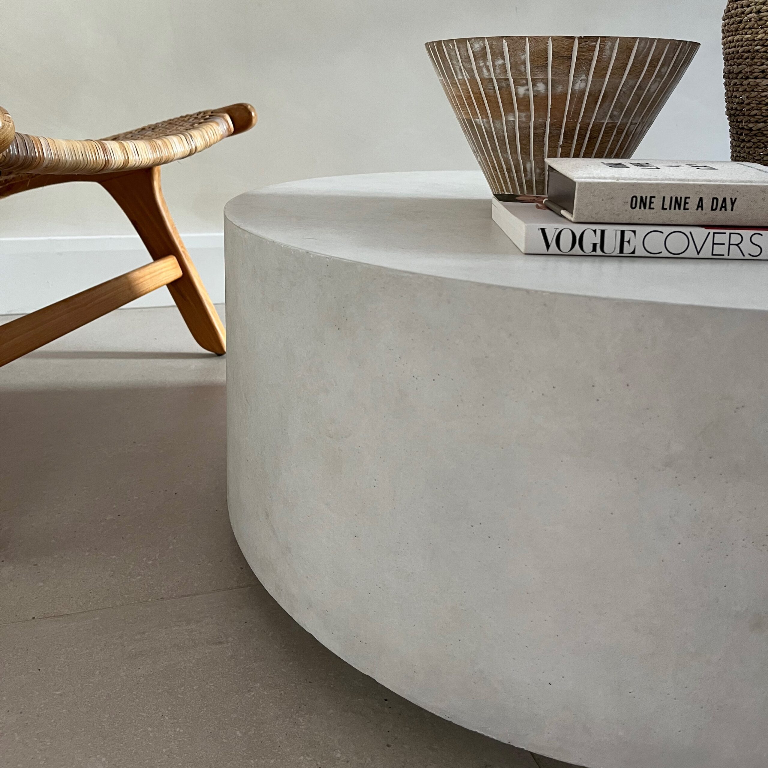 Angelo - Minimal Concrete Round Coffee Table Large - Image 2