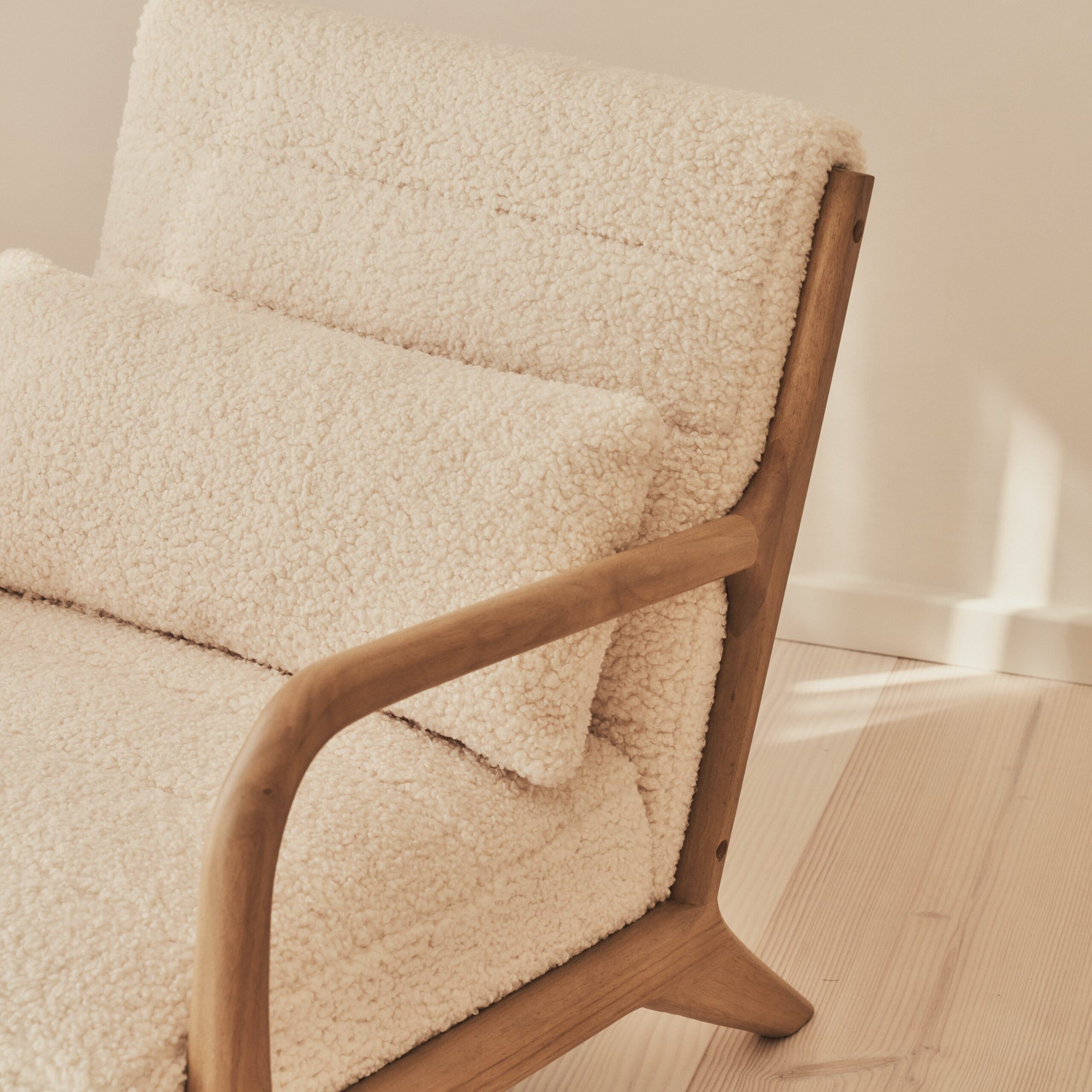 Hudson - Boucle Accent Chair Ivory & Warm Wood - Image 3