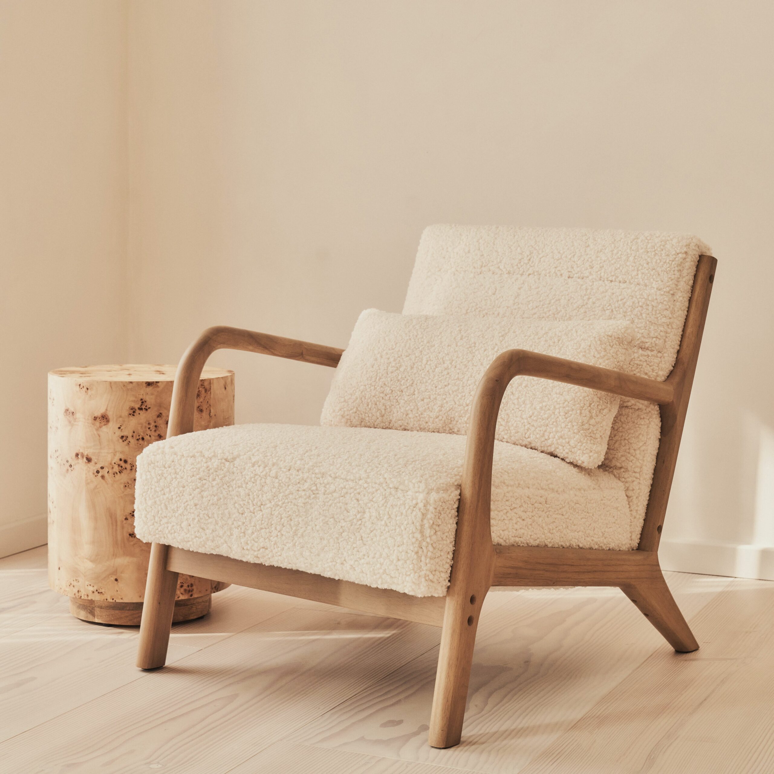 Hudson - Boucle Accent Chair Ivory & Warm Wood - Image 4