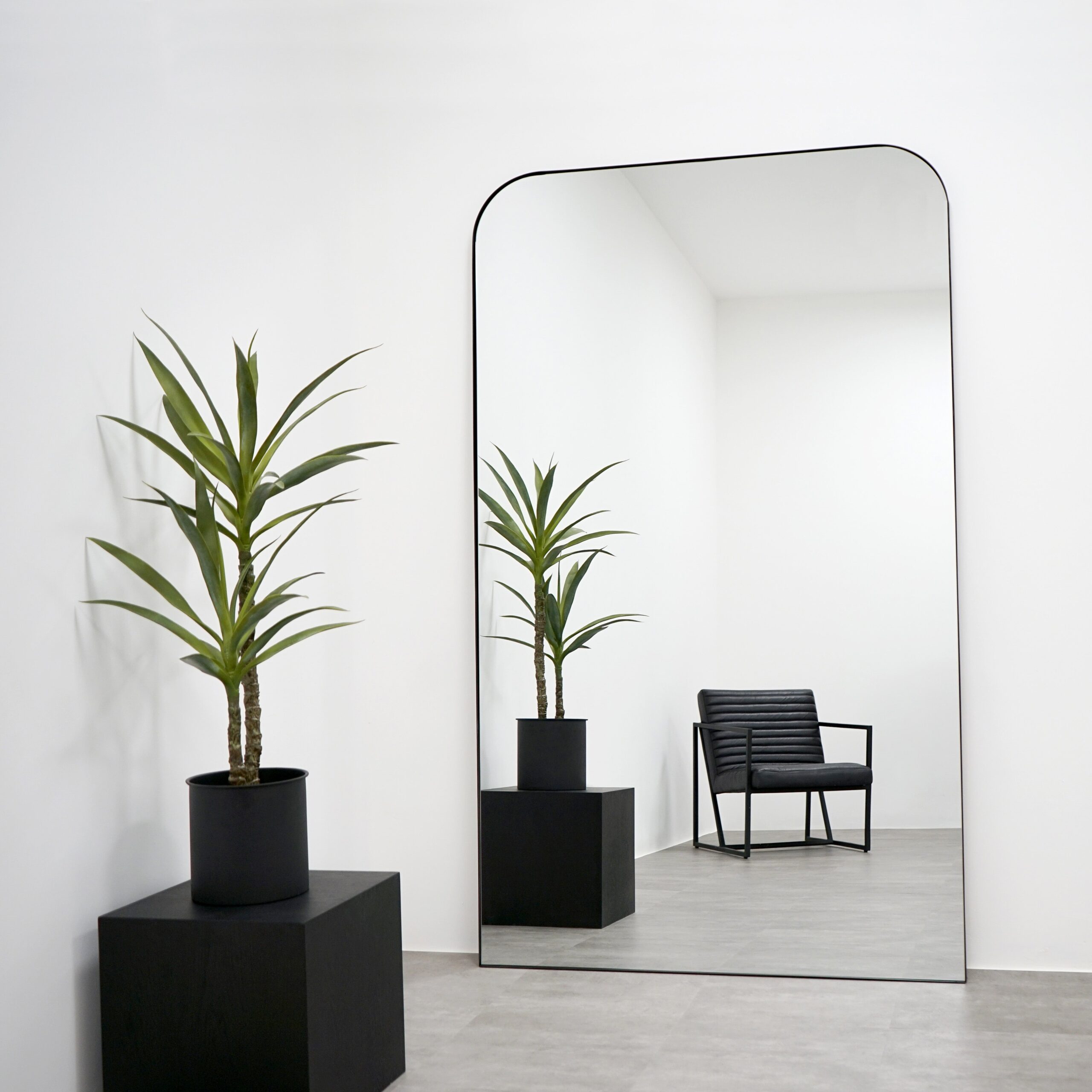 Theo - Full Length Black Curved Metal Extra Large Mirror 200cm x 120cm - Image 3