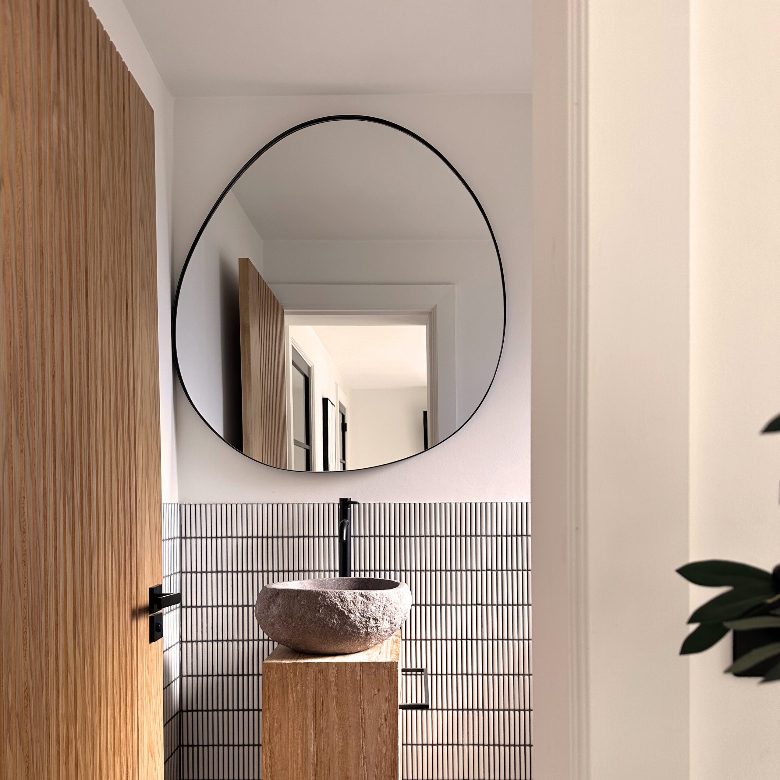 Ava - Black Pond Shaped Irregular Mirror 94cm x 94cm - Image 4
