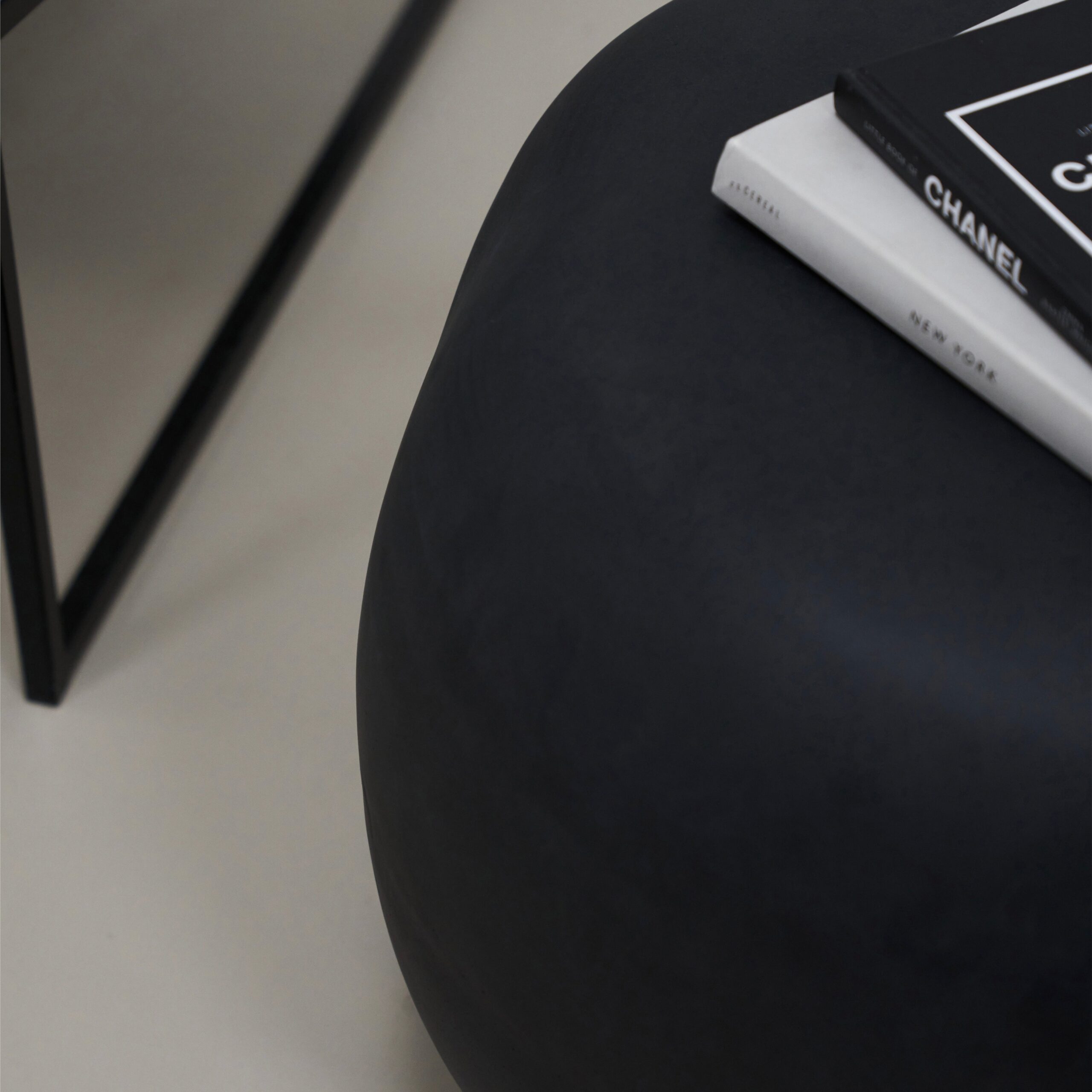 Zola - Minimal Onyx Pebble Side Table - Image 5